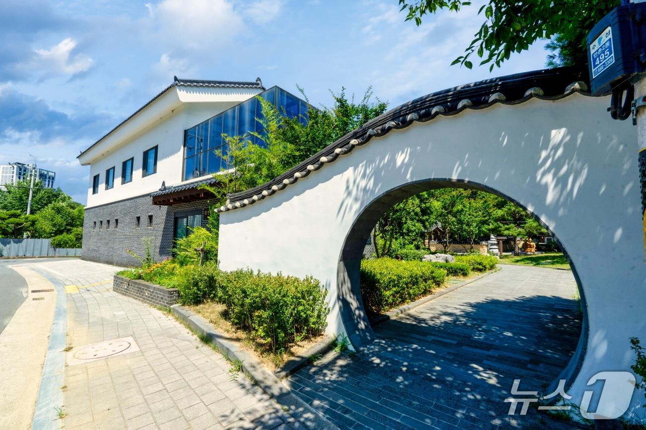 본문 이미지 - 대구 수성구 만촌동에 있는 한국전통문화체험관 전경.(대구 수성구 제공. 재판매 및 DB금지)