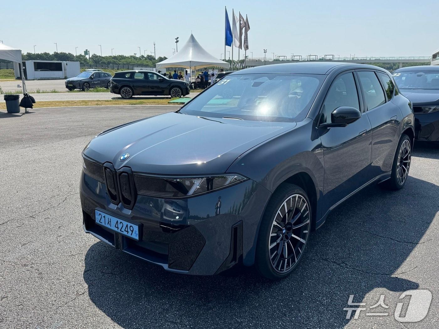 본문 이미지 - BMW 더 뉴 iX3 ⓒ 뉴스1 박종홍 기자
