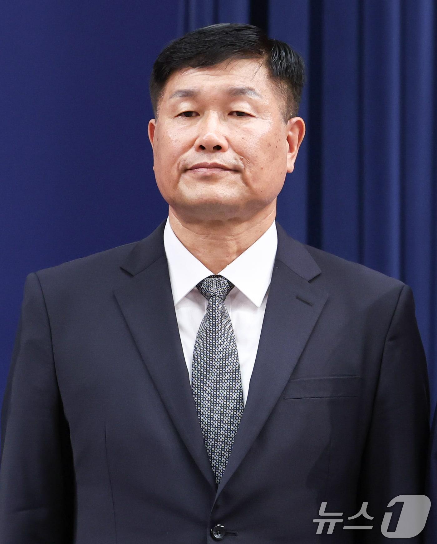 본문 이미지 - 이재명 대통령은 21일 국가안보실 제1차장에 강건작 미래국방전략위원회 위원을 임명했다. 사진은 이날 인선 발표 브리핑에서 참석한 강건작 국가안보실 제1차장. 2026.6.21 ⓒ 뉴스1 허경 기자