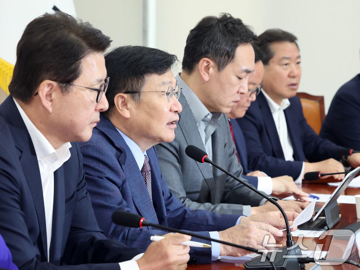 본문 이미지 - 정점식 국민의힘 원내대표가 22일 오전 서울 여의도 국회에서 열린 최고위원회의에서 모두발언을 하고 있다. 2026.6.22 ⓒ 뉴스1 황기선 기자