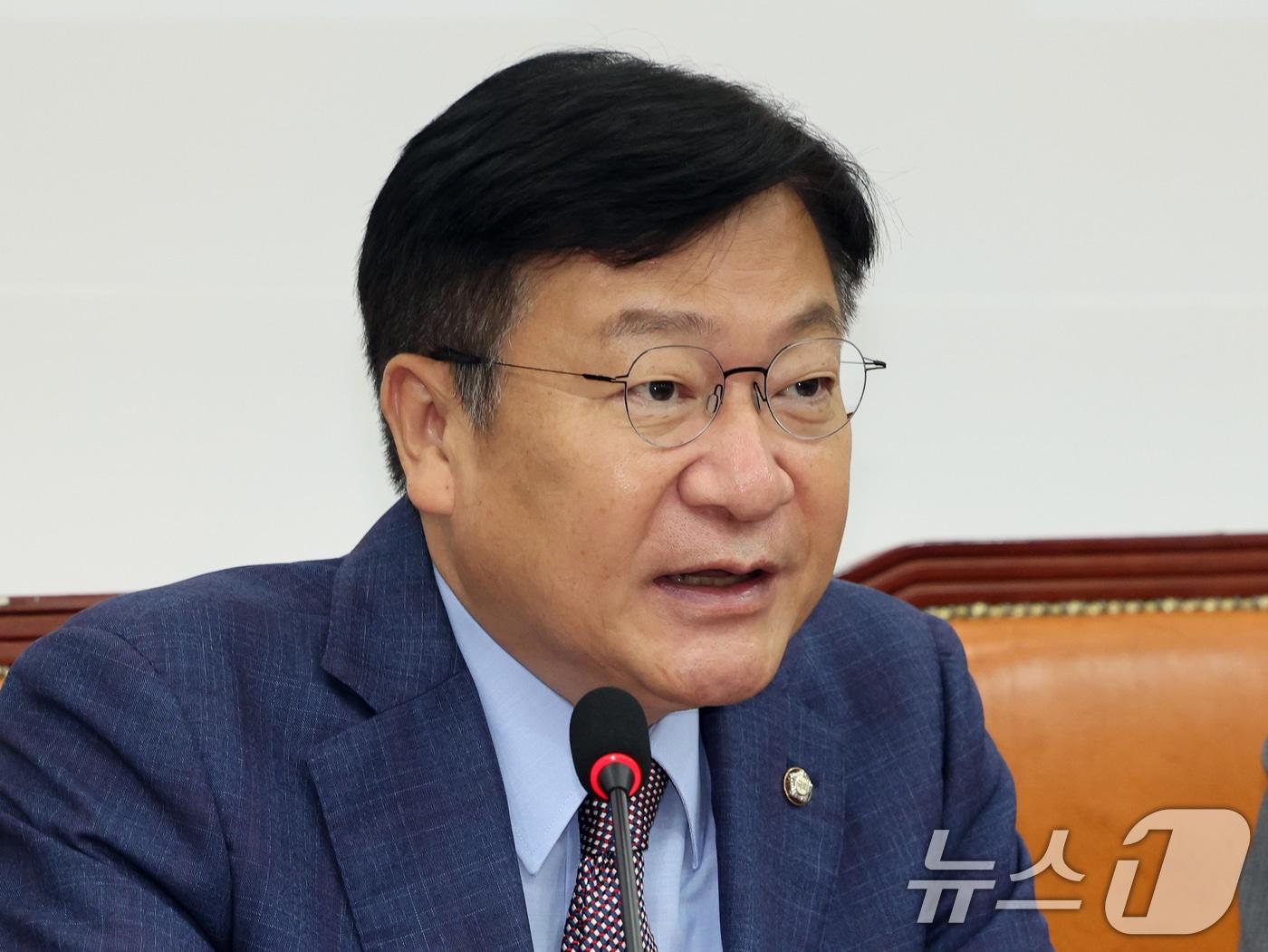 본문 이미지 - 정점식 국민의힘 원내대표가 22일 오전 서울 여의도 국회에서 열린 최고위원회의에서 모두발언을 하고 있다. 2026.6.22 ⓒ 뉴스1 황기선 기자
