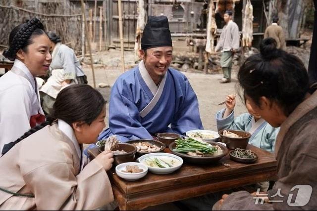 본문 이미지 - '왕과 사는 남자' 안재홍 / 스틸 컷  