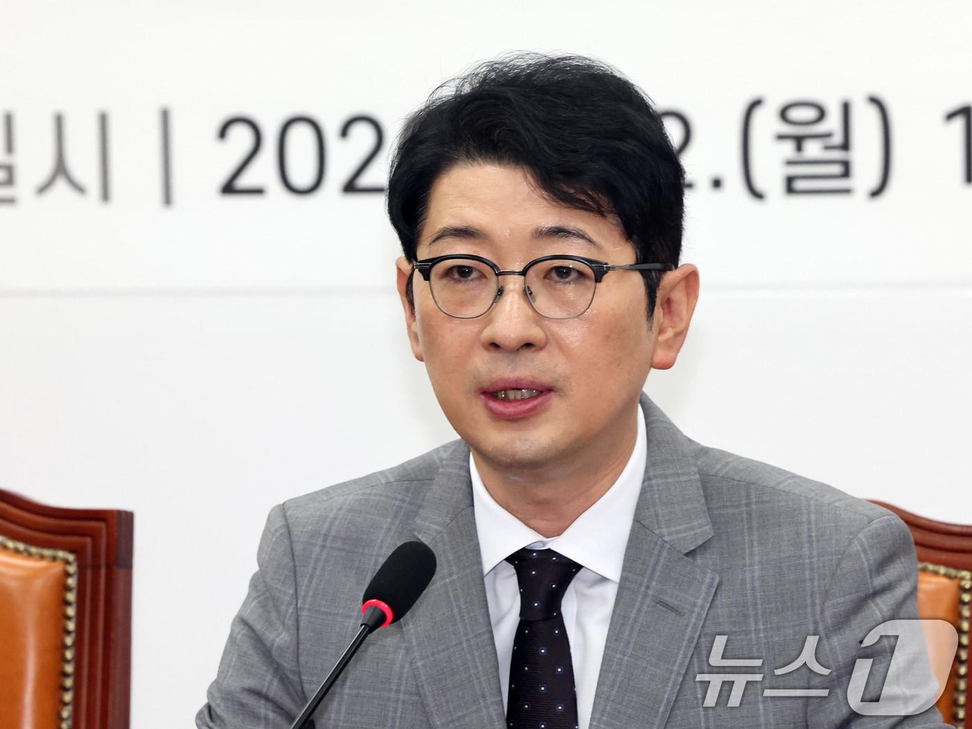 본문 이미지 - 주진우 국민의힘 이재명 대통령 재판취소 저지 특별위원회 위원장이 22일 오전 서울 여의도 국회에서 열린 특위 1차회의에서 모두발언을 하고 있다. 2026.6.22 ⓒ 뉴스1 황기선 기자
