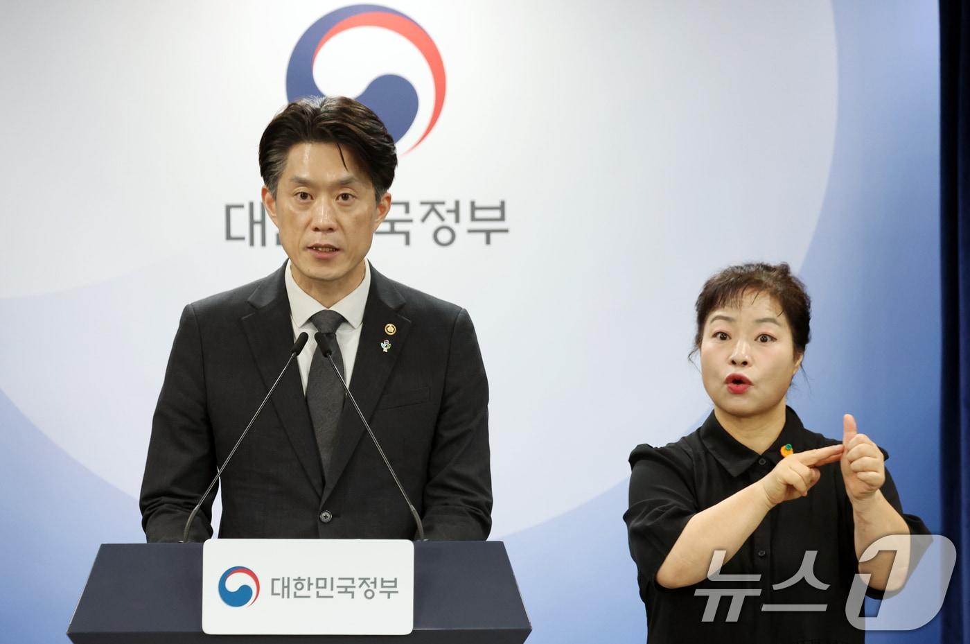 본문 이미지 - 노용석 중소벤처기업부 제1차관이 22일 오후 서울 종로구 세종대로 정부서울청사에서 '모두의 창업’ 진행 현황 및 향후 운영 방향 브리핑을 하고 있다. 2026.6.22 ⓒ 뉴스1 김명섭 기자