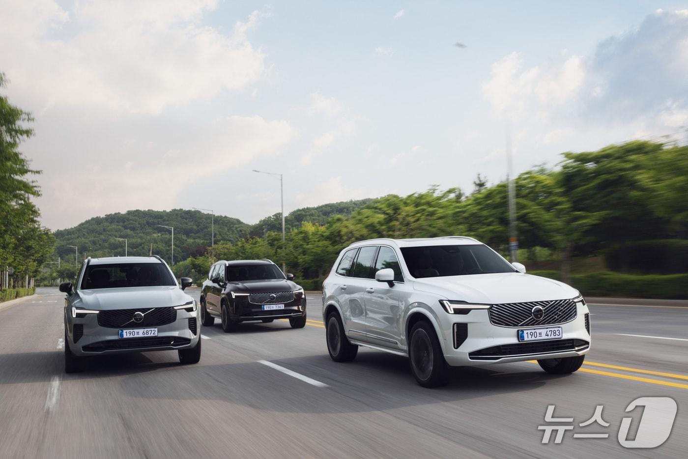 본문 이미지 - 볼보 플래그십 스포츠유틸리티차 XC90. 