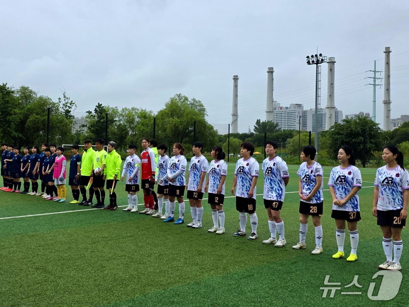본문 이미지 - 여성 축구 리그전.(영등포구 제공)