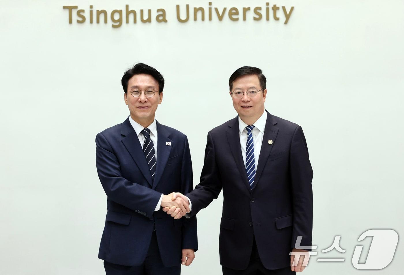 본문 이미지 - 김민석 국무총리가 23일 중국 베이징 칭화대를 방문하고 있다. (국무총리실 제공. 재판매 및 DB금지) 2026.6.23 ⓒ 뉴스1 김명섭 기자