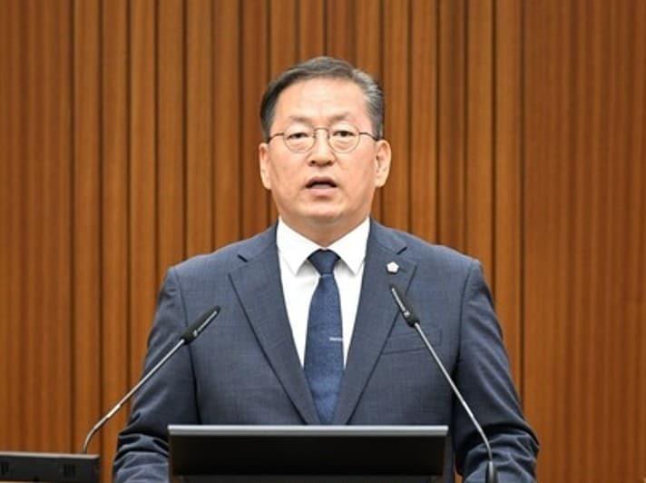 본문 이미지 - 23일 민주당 세종시의원 당선인 총회에서 원내대표로 선출된 유인호 의원. (세종시의회 제공. 재판매 및 DB 금지)
