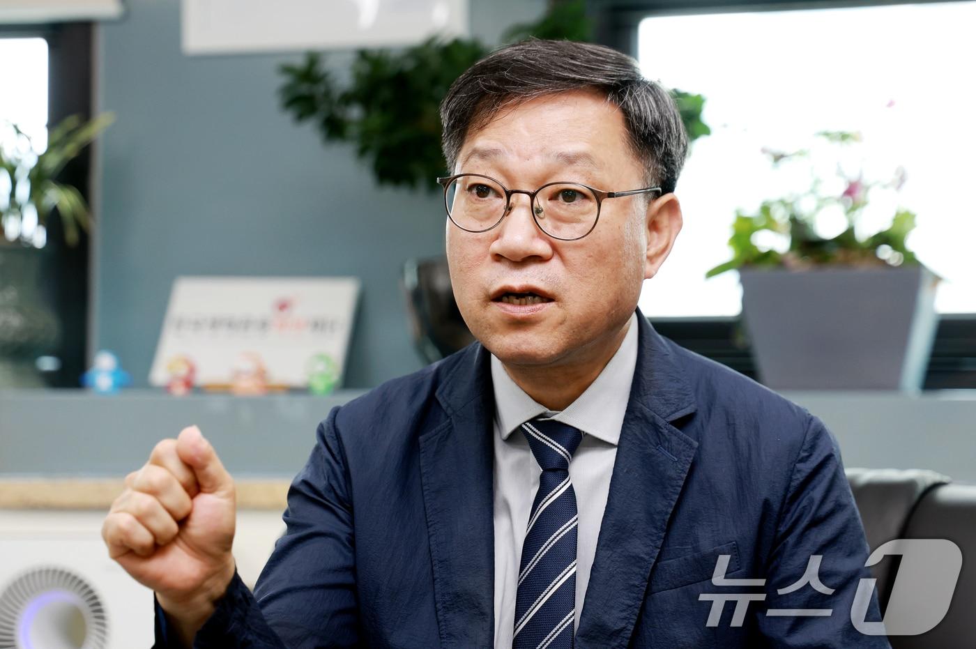 본문 이미지 - 정윤순 한국생명존중희망재단 이사장이 22일 서울 중구 한국생명존중희망재단에서 뉴스1과 인터뷰를 하고 있다. 2026.6.22 ⓒ 뉴스1 이호윤 기자