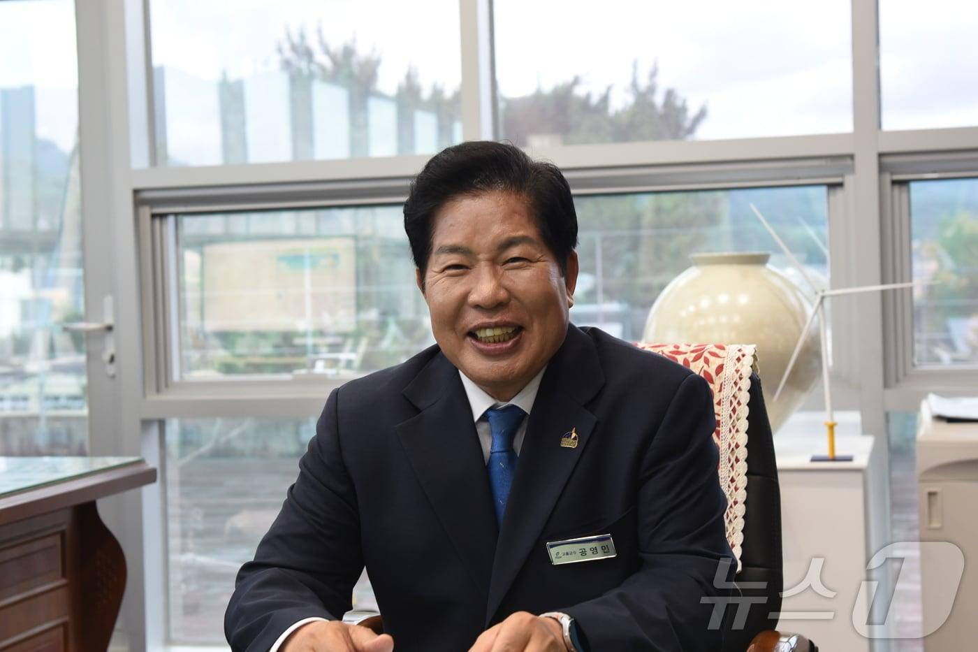 본문 이미지 - 공영민 고흥군수가 23일 오후 군청 집무실에서 뉴스1과 인터뷰를 진행하고 있다. ⓒ 뉴스1 김성준 기자