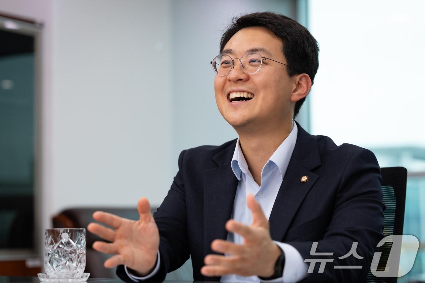 본문 이미지 - 박지원 더불어민주당 의원(전북 군산시김제시부안군을). ⓒ 뉴스1 유승관 기자