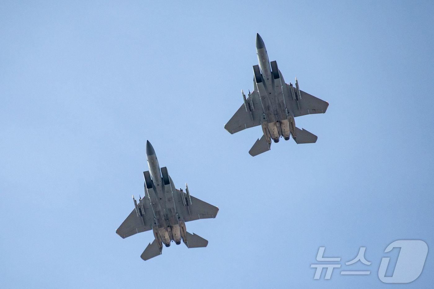 본문 이미지 - 미군 F-15 전투기. 2025.4.21 ⓒ AFP=뉴스1 (자료사진)