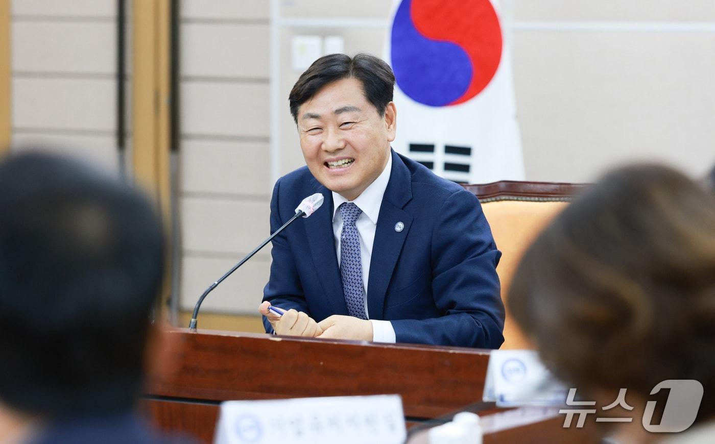 본문 이미지 - 24일 김관영 전북지사가 마지막 간부회의를 주재하고 있다.(전북도 제공. 재판매 및 DB금지)/뉴스1 