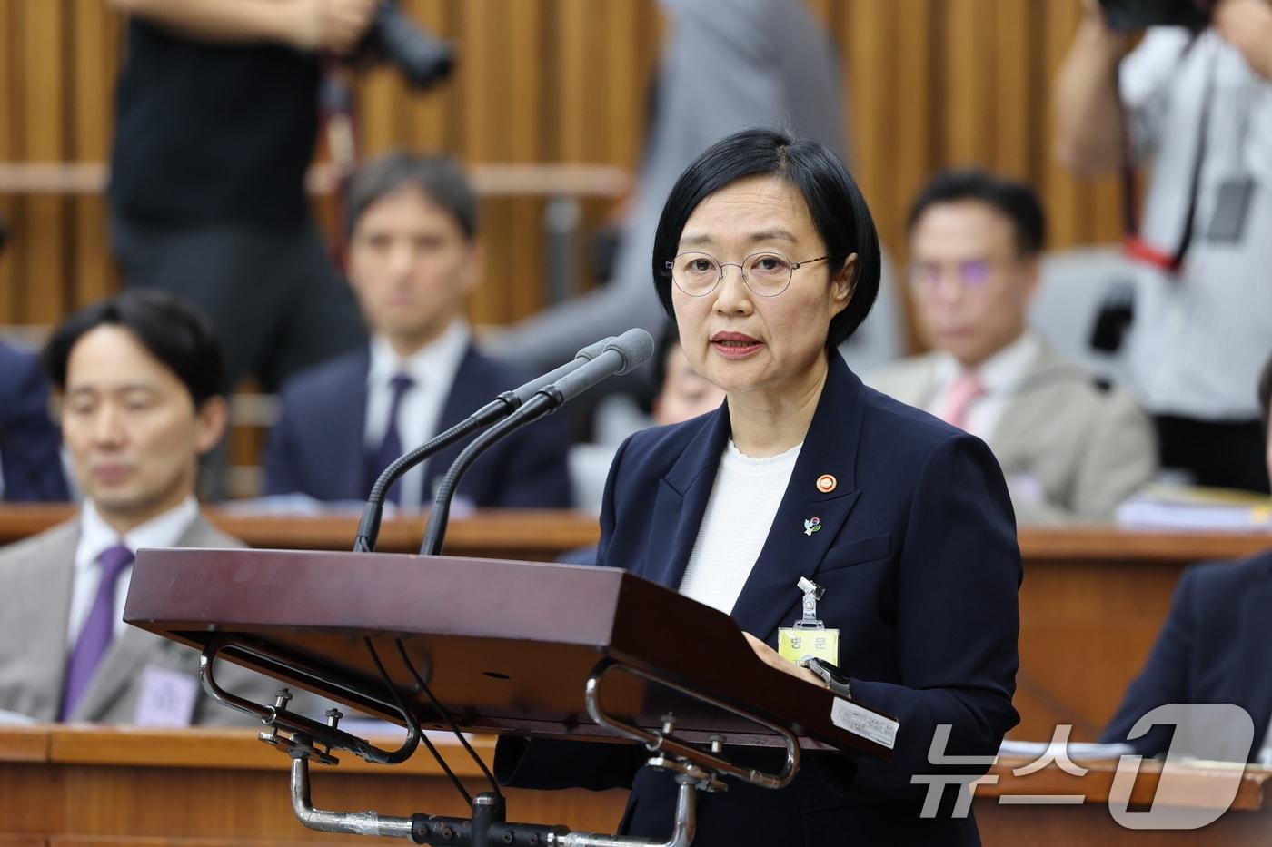 본문 이미지 - 한성숙 국무총리 후보자가 25일 서울 여의도 국회에서 열린 인사청문회에 출석해 인사말을 하고 있다. 2026.6.25 ⓒ 뉴스1 신웅수 기자