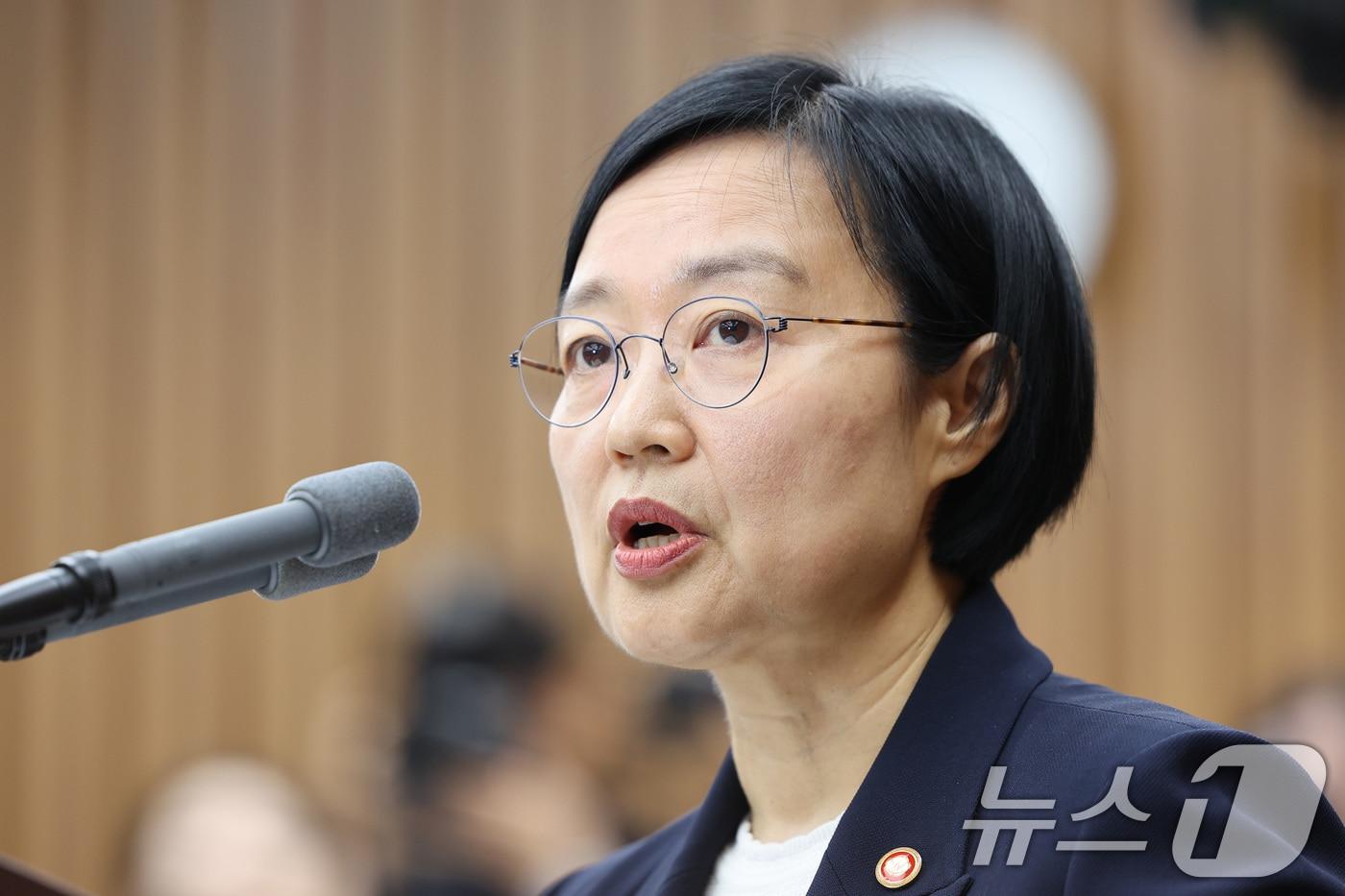 본문 이미지 - 한성숙 국무총리 후보자가 25일 서울 여의도에서 열린 인사청문회에서 인사말을 하고 있다. 2026.6.25 ⓒ 뉴스1 신웅수 기자