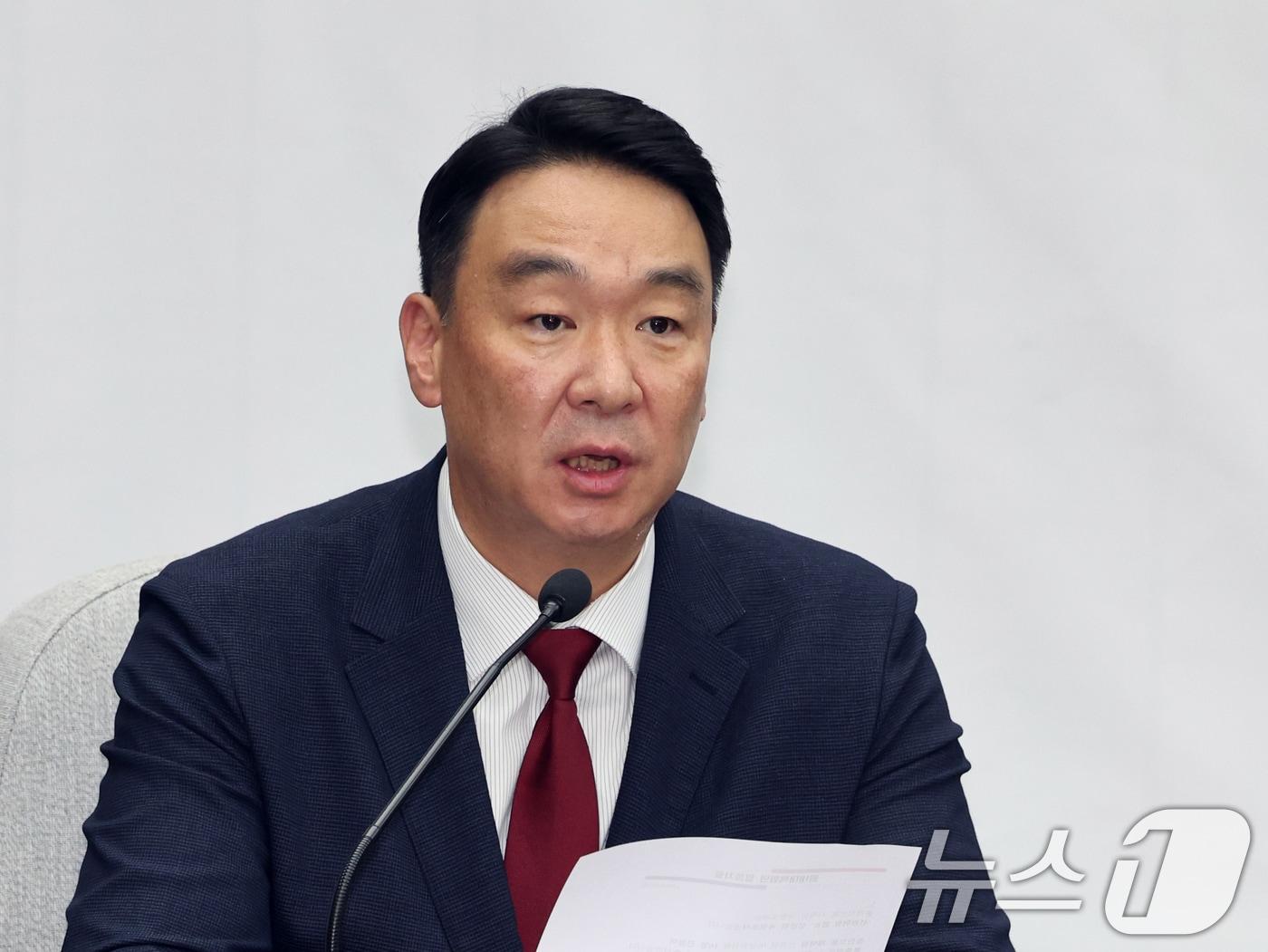 본문 이미지 - 정희용 국민의힘 사무총장이 지난 26일 오후 서울 여의도 국회에서 열린 원내대책회의에서 모두발언을 하고 있다. 2026.6.26 ⓒ 뉴스1 황기선 기자