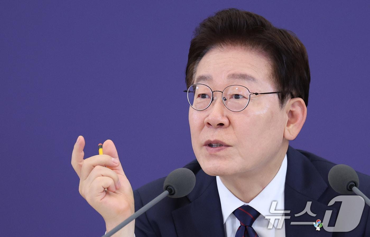 본문 이미지 - 이재명 대통령이 지난 26일 청와대에서 열린 미래 新안보 혁신기업 육성 전략회의에서 발언을 하고 있다. 2026.6.26 ⓒ 뉴스1 이재명 기자