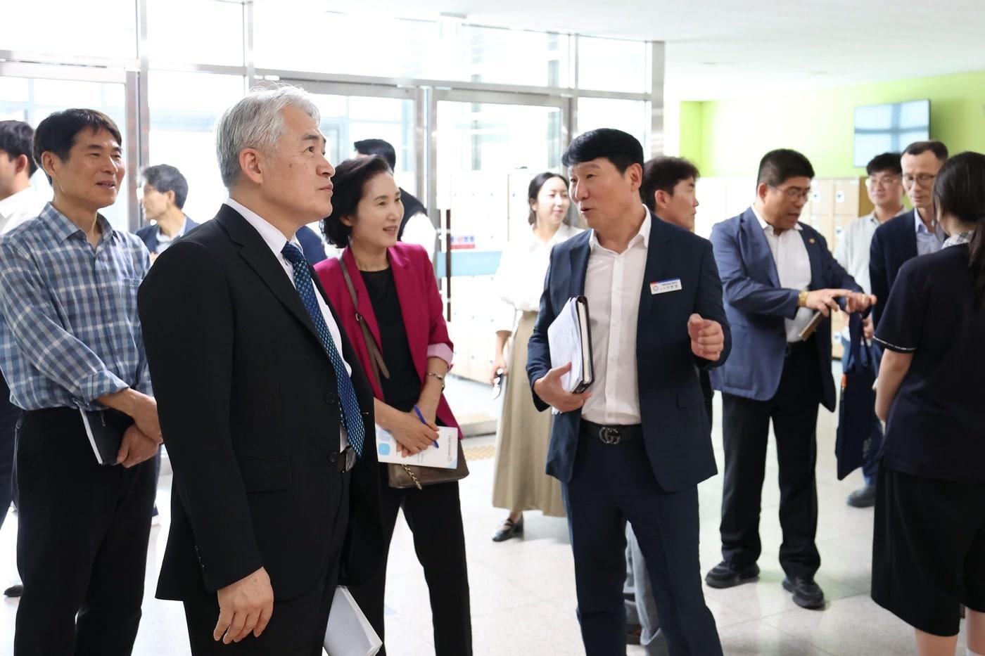 본문 이미지 - 세종교육감직 인수위 세종장영실고 방문. (세종교육감직 인수위 제공. 재판매 및 DB 금지)