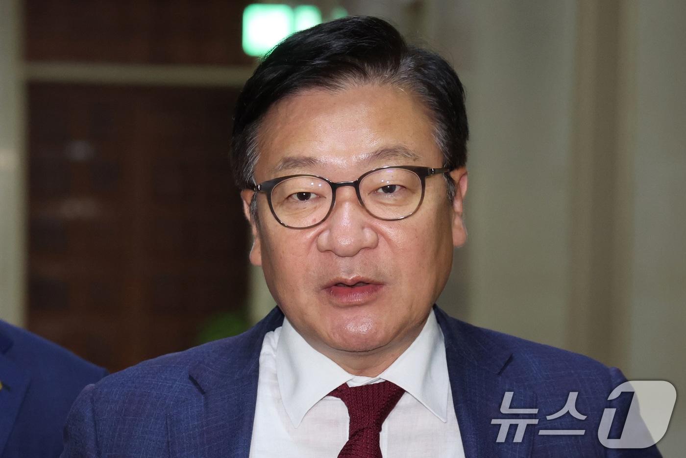 본문 이미지 - 정점식 국민의힘 원내대표가 지난 26일 오후 서울 여의도 국회에서 원 구성 협상을 위한 여야 원내대표 회동을 마치고 취재진 질문에 답하고 있다. 2026.6.26 ⓒ 뉴스1 황기선 기자