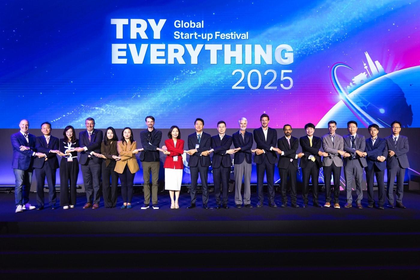 본문 이미지 - Try Everything 2025 개막식(서울시 제공)