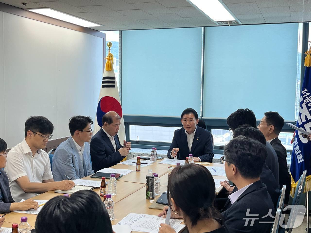 본문 이미지 - 박용갑 의원이 정책 간담회를 하고 있다.(의원실 제공. 재판매 및 DB금지)/뉴스1