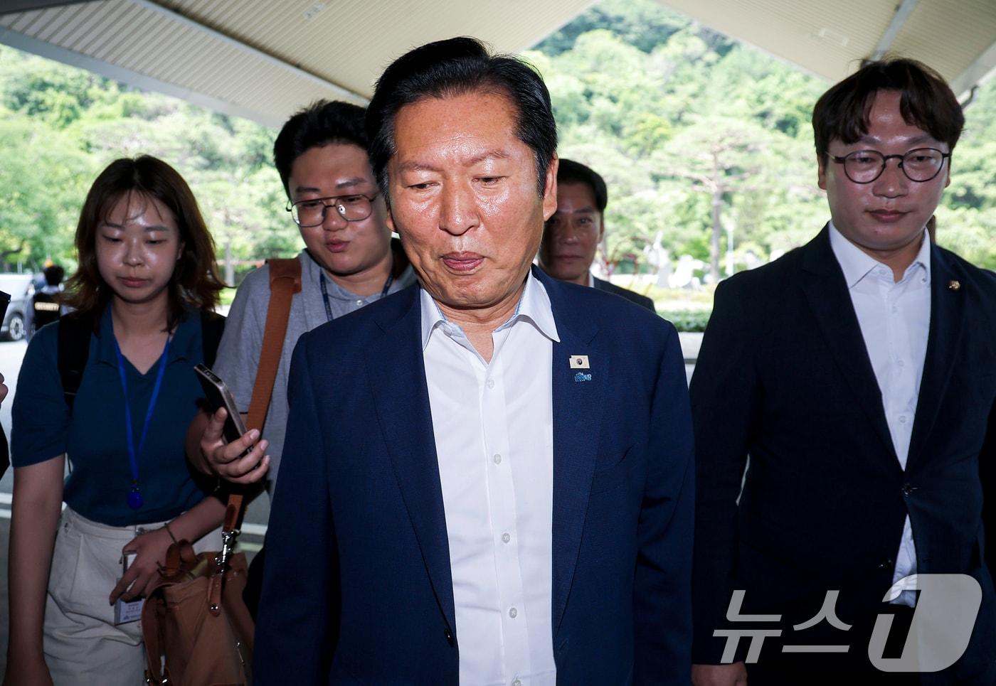 본문 이미지 - 정청래 더불어민주당 전 대표가 28일 오후 경기 광주 곤지암리조트에서 열린 민주당 청년 당선인 워크숍에 참석하고 있다. (공동취재) 2026.6.28 ⓒ 뉴스1 오대일 기자
