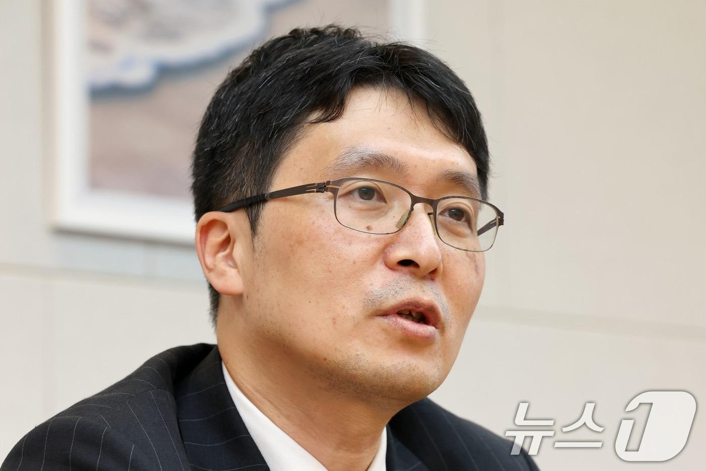 본문 이미지 - 법무법인 광장 홍석표 변호사가 29일 서울 중구 법무법인 광장 사무실에서 뉴스1과 인터뷰를 하고 있다. ⓒ 뉴스1 이광호 기자