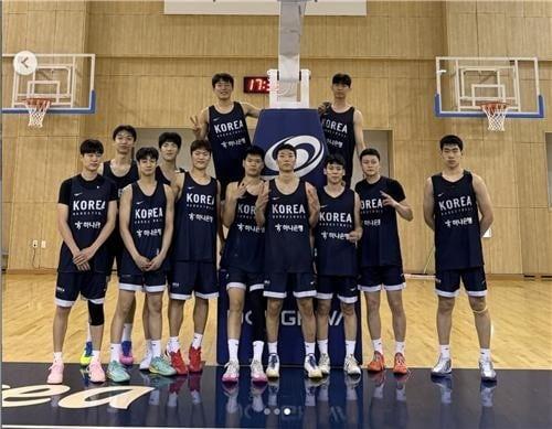 본문 이미지 - 한국 U18 남자 농구 대표팀.(대한민국농구협회 SNS 캡처)