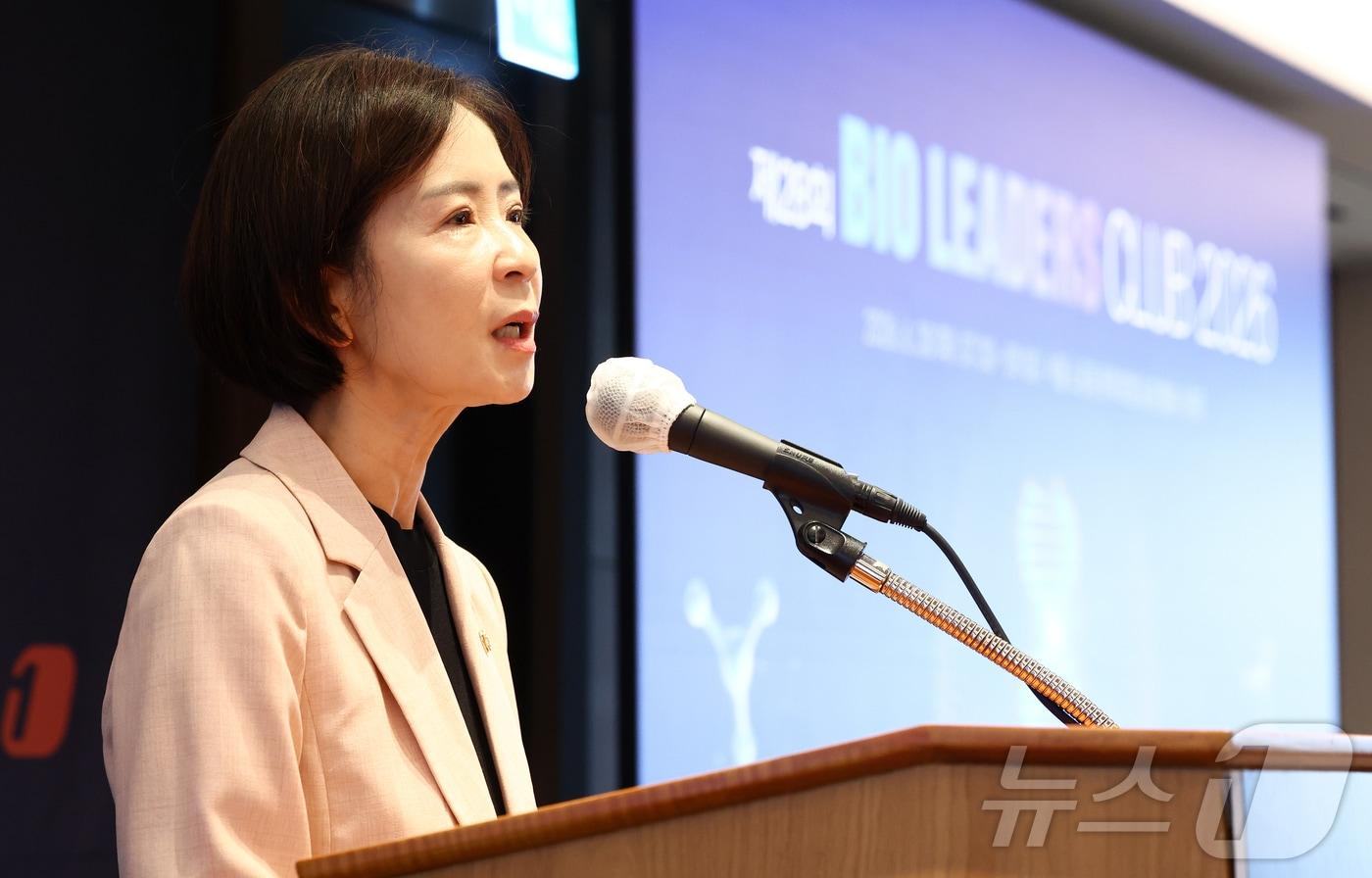 본문 이미지 - 최수진 국민의힘 의원이 30일 오전 서울 중구 롯데호텔에서 열린 '제28회 바이오리더스클럽'에서 축사를 하고 있다. 2026.6.30 ⓒ 뉴스1 최지환 기자