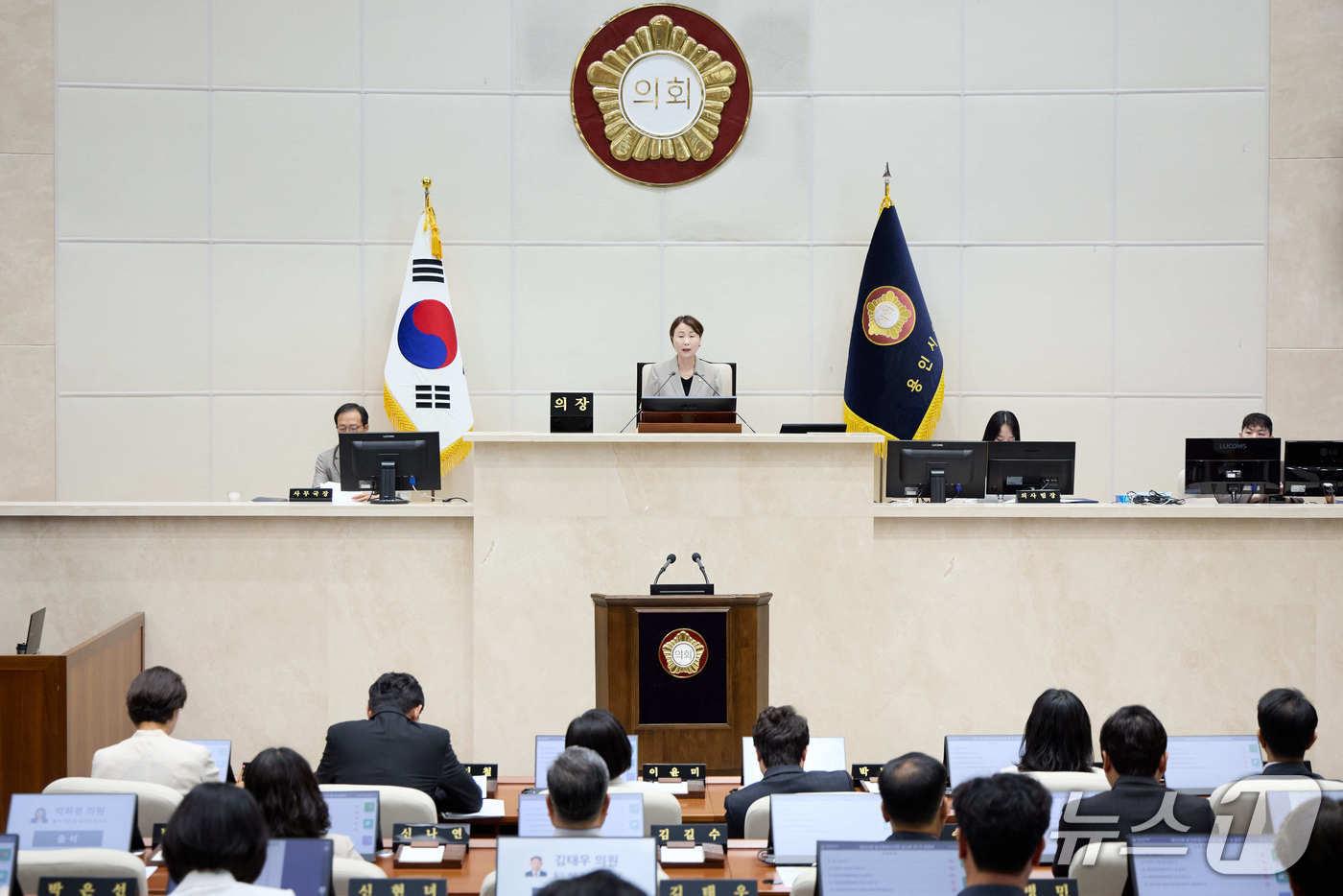 본문 이미지 - 29일 열린 용인시의회 제303회 임시회 본회의 모습.(시의회 제공)