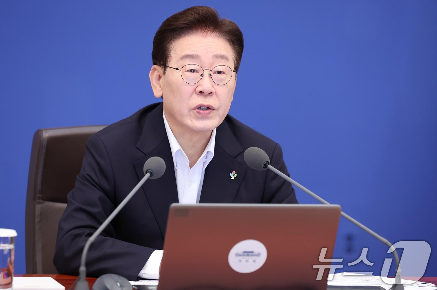 본문 이미지 - 이재명 대통령이 30일 청와대에서 열린 국무회의 겸 비상경제점검회의에서 발언하고 있다. ⓒ 뉴스1 이재명 기자