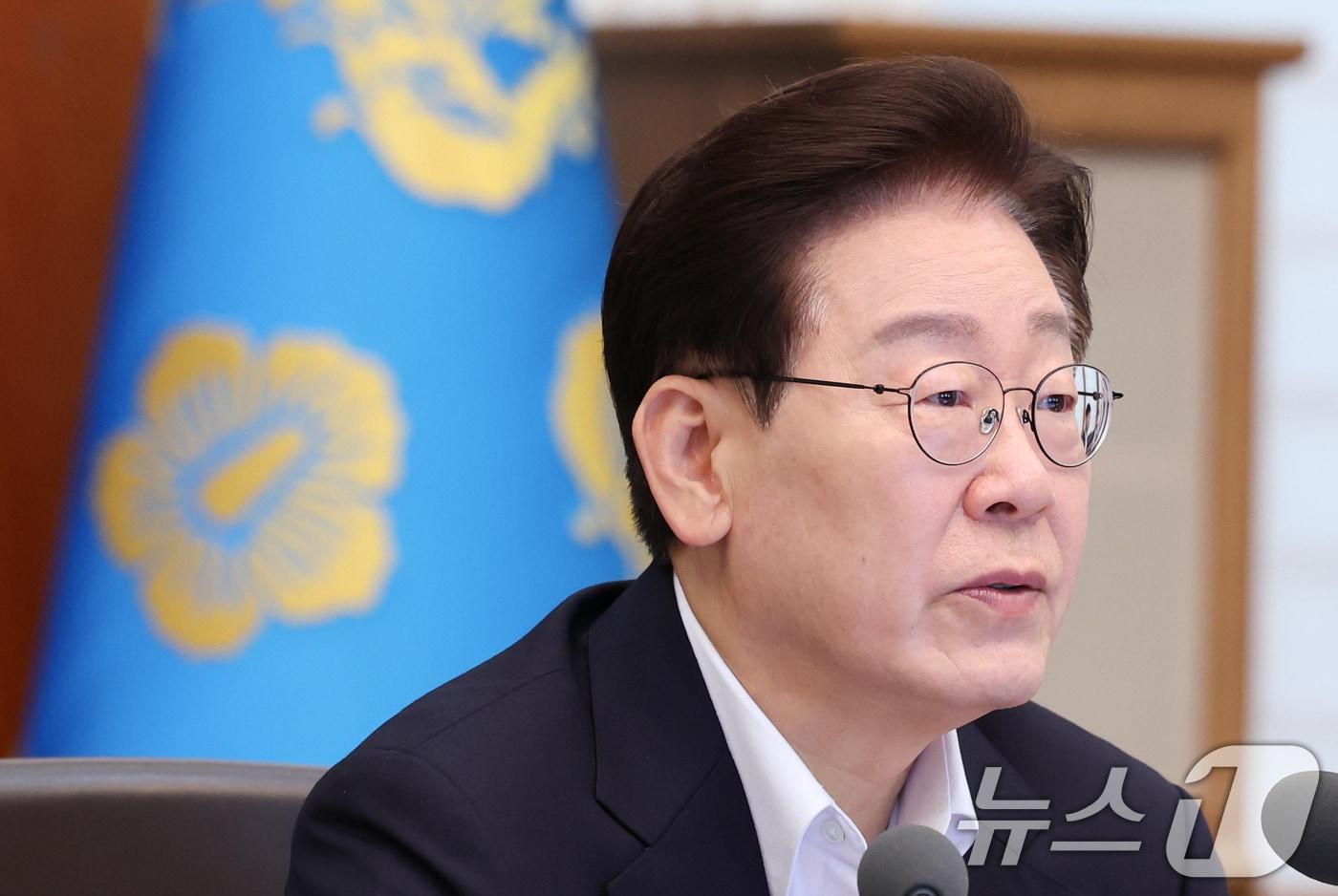본문 이미지 - 이재명 대통령이 30일 청와대에서 열린 국무회의 겸 비상경제점검회의에서 발언하고 있다. 2026.6.30 ⓒ 뉴스1 이재명 기자