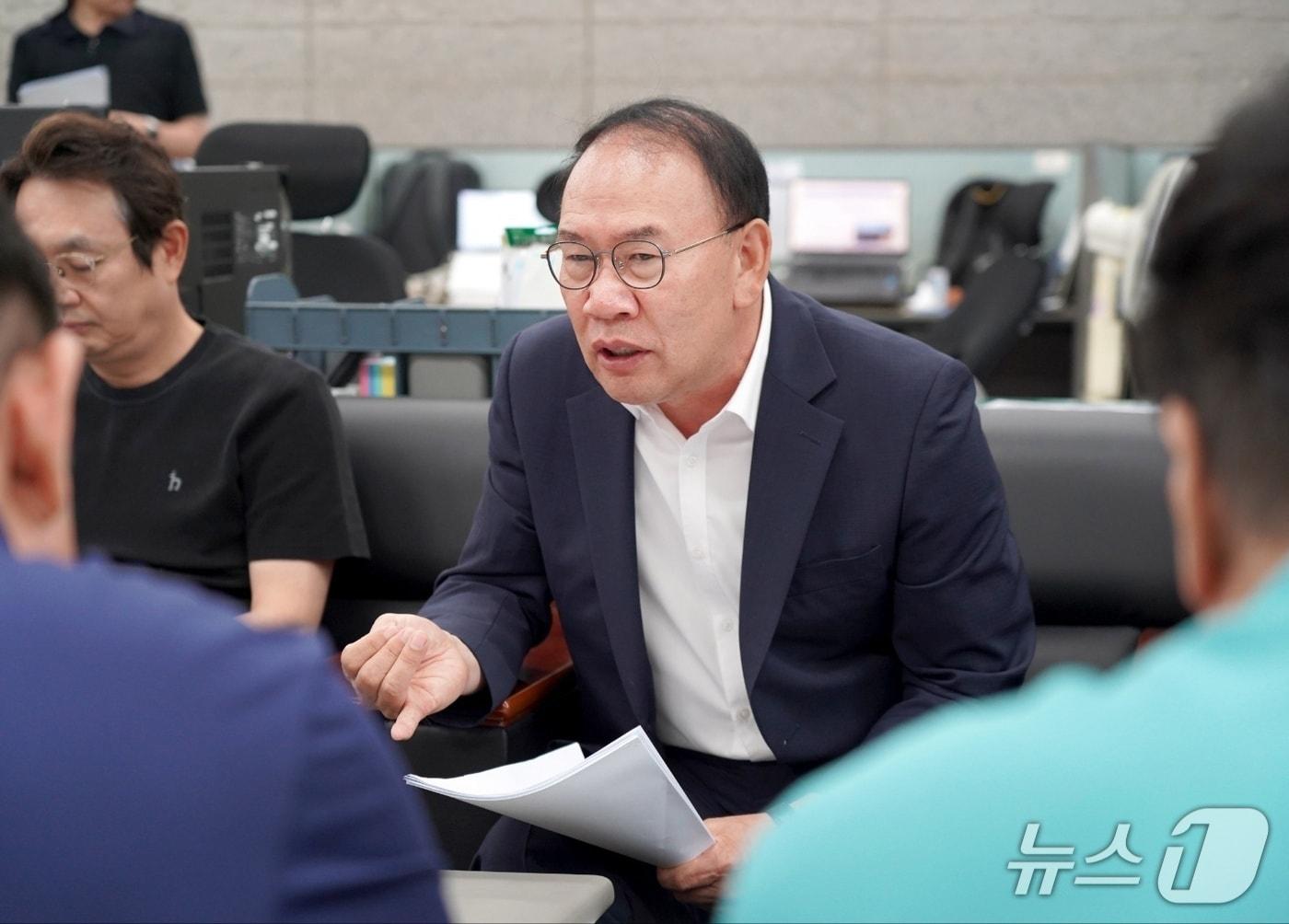 본문 이미지 - 임병철 조달청 시설사업국장이 30일 정부대전청사에서 기자 브리핑을 하고 있다.  (조달청 제공. 재판매 및 DB 금지)/뉴스1