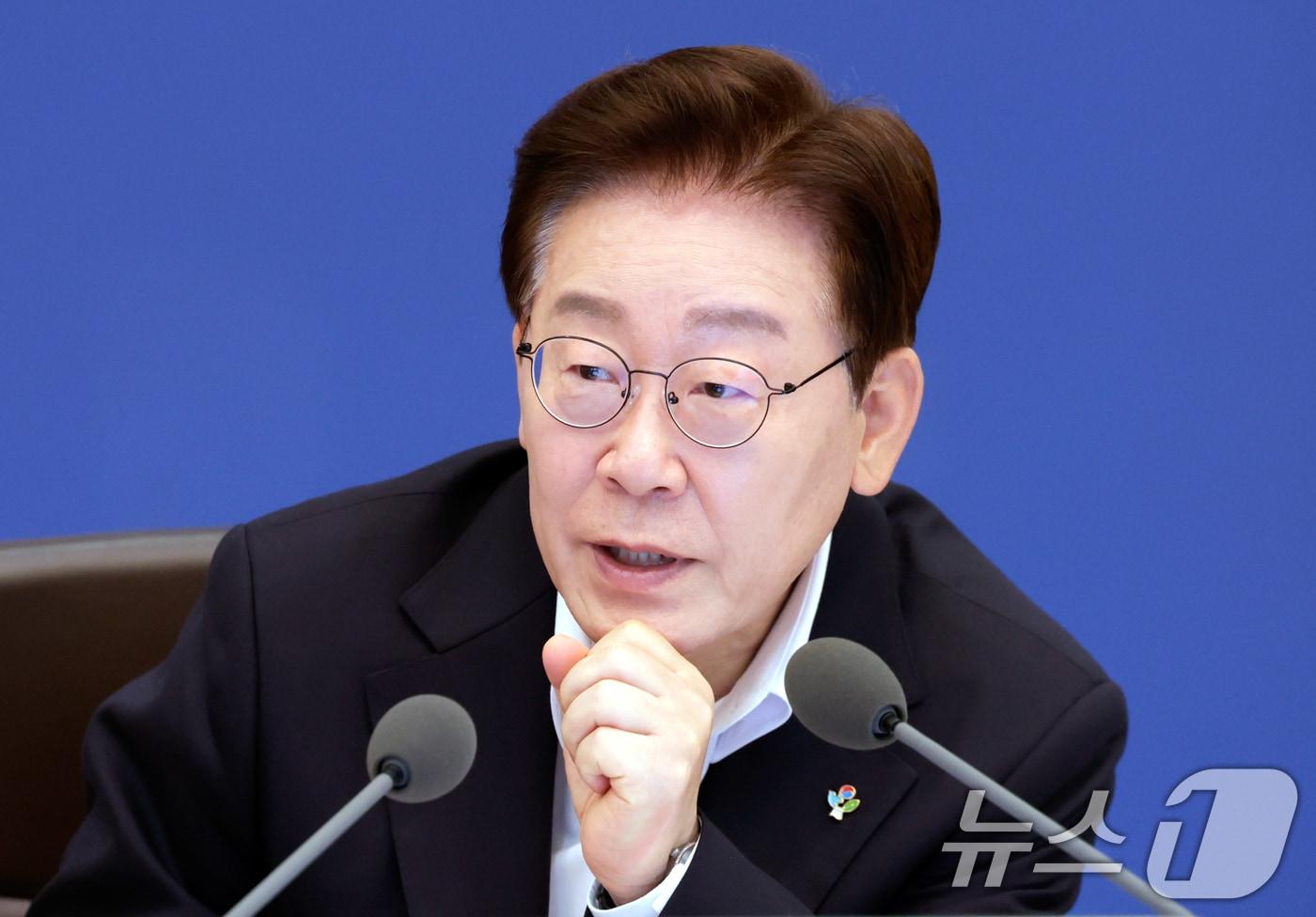 본문 이미지 - 이재명 대통령이 30일 청와대에서 열린 국무회의 겸 비상경제점검회의에서 발언하고 있다. 2026.6.30 ⓒ 뉴스1 이재명 기자