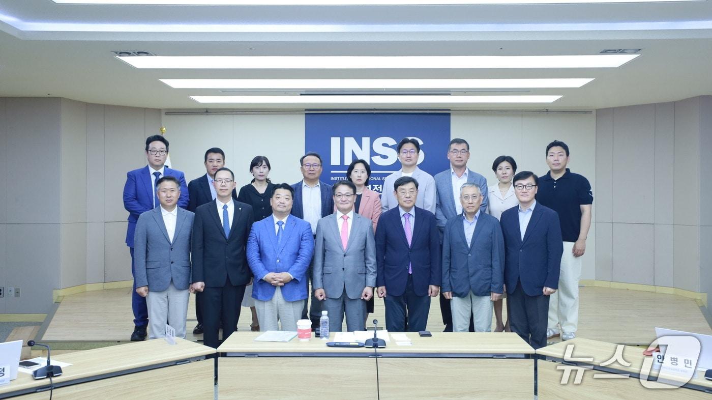 본문 이미지 - 국가안보전략연구원은 원내 12층 대회의실에서 제3차 'INSS 북극안보포럼'을 개최했다고 30일 밝혔다. (국가안보전략연구원 제공)