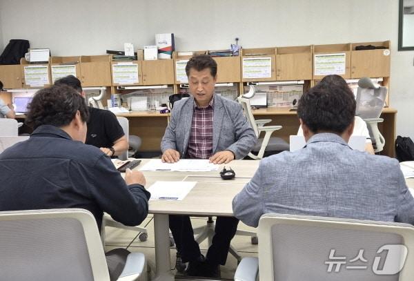 본문 이미지 - 정재균 전북교육감직 인수위 대변인은 30일 정례브리핑을 갖고 특별감찰위원회 설치에 대해 설명하고 있다./뉴스1 임충식 기자
