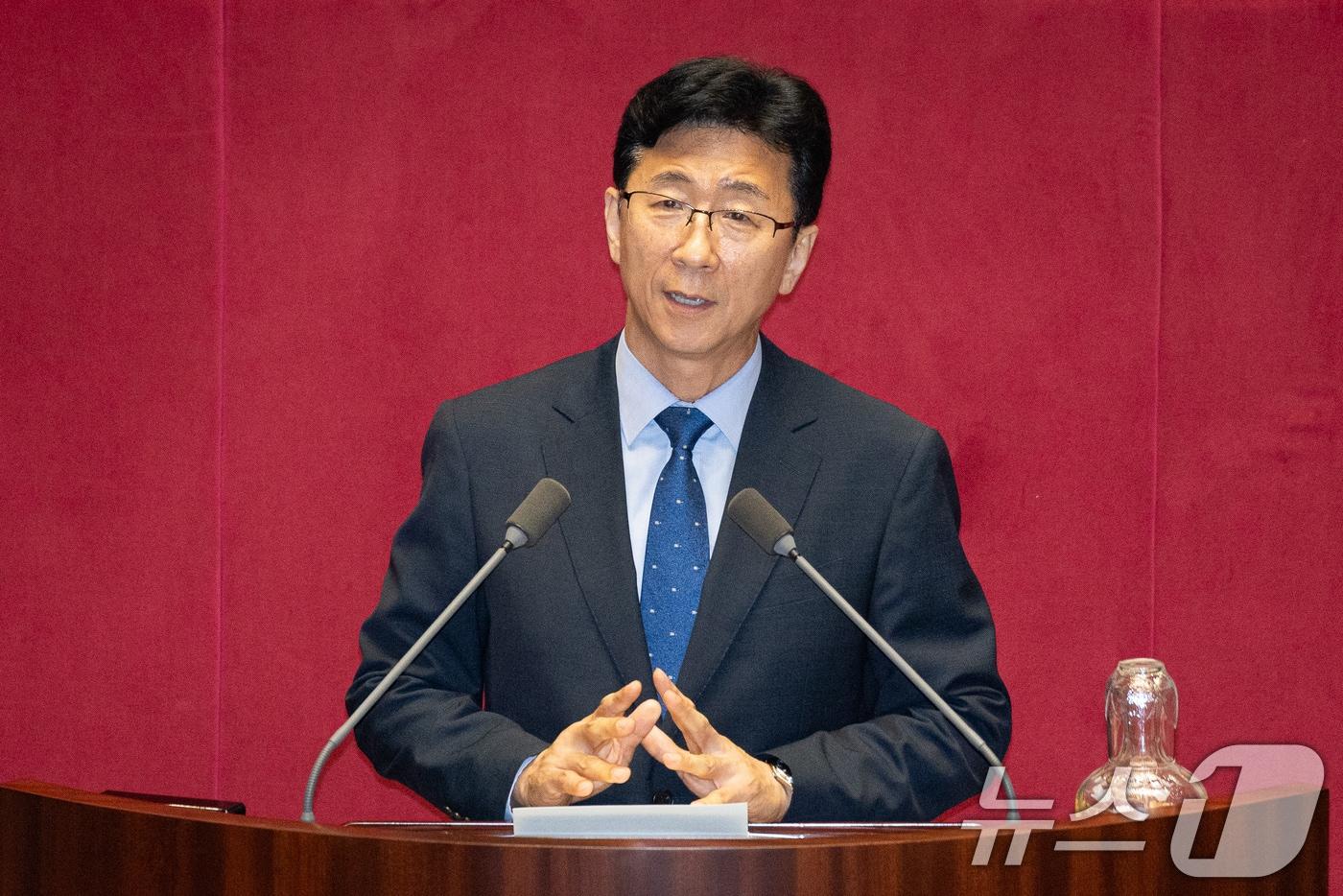 본문 이미지 - 고용진 신임 국회사무총장이 30일 서울 여의도 국회에서 열린 제436회 국회(임시회) 제4차 본회의에서 임명승인안이 가결된 후 인사말을 하고 있다. 2026.6.30 ⓒ 뉴스1 유승관 기자