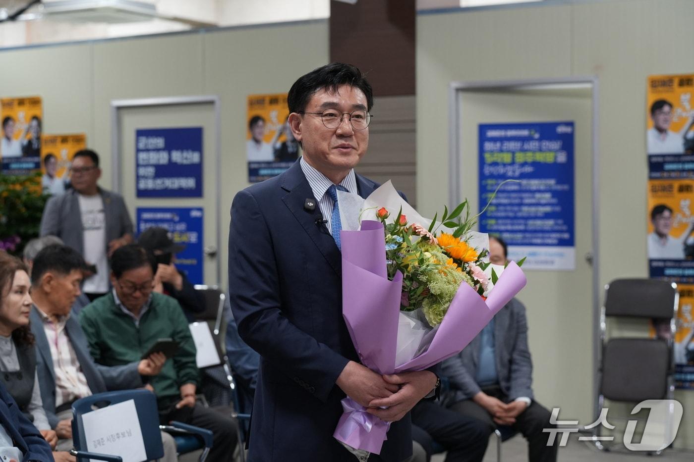 본문 이미지 - 김재준 전북 군산시장 당선인.(김재준 군산시장 후보 캠프 제공. 재판매 및 DB금지)