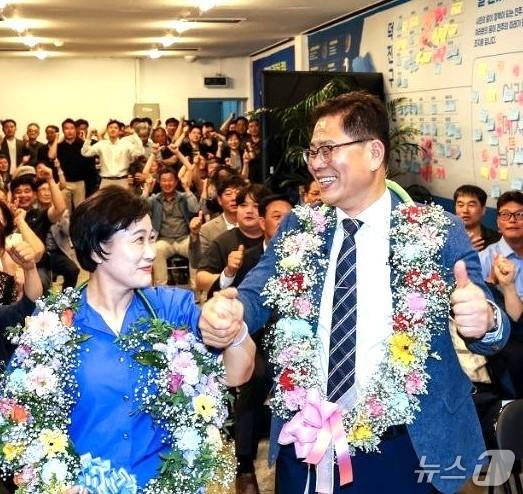 본문 이미지 - 조지훈 더불어민주당 후보가 전주시장에 당선됐다.(조지훈 후보 선대위 제공, 재판매 및 DB 금지)/뉴스1