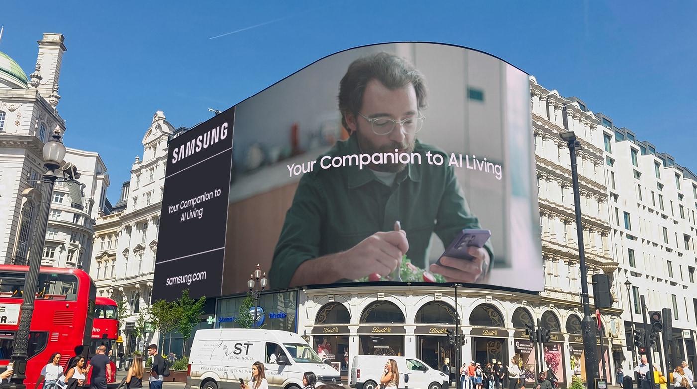 본문 이미지 - 삼성전자는 '당신의 AI 일상 동반자'(Your companion to AI Living)를 주제로 한 새로운 글로벌 영상 캠페인을 2일 공개했다.(삼성전자제공)