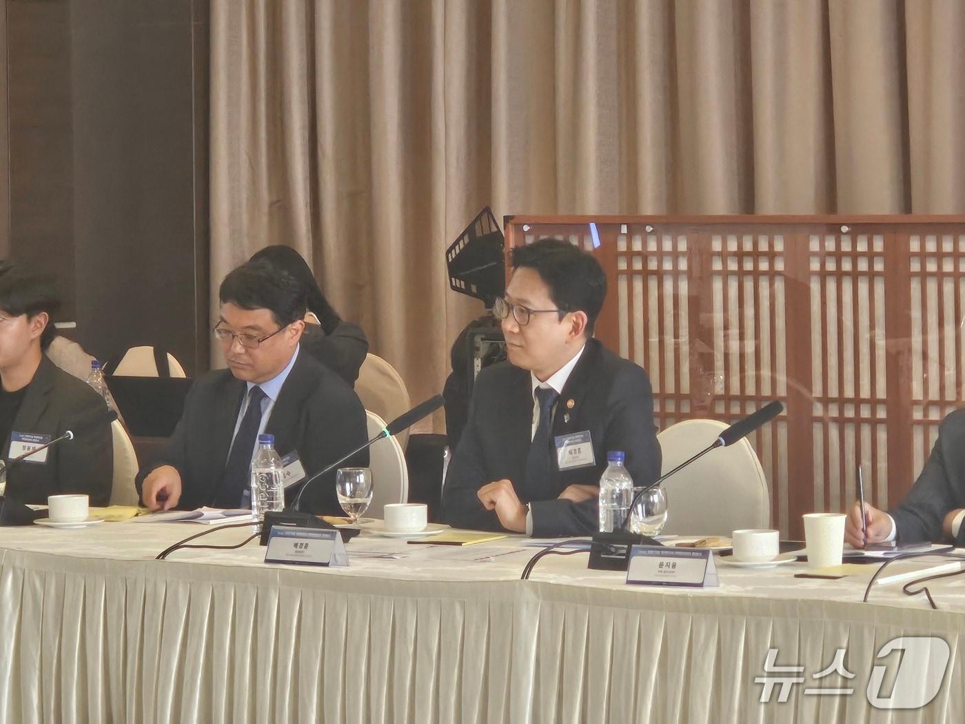 본문 이미지 - 배경훈 부총리 겸 과학기술정보통신부 장관이 4일 2045 과학기술 프런티어 전략위원회 출범식에 참석해 발언하고 있다.