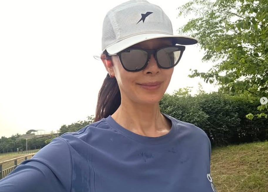 본문 이미지 - 문정희 인스타그램