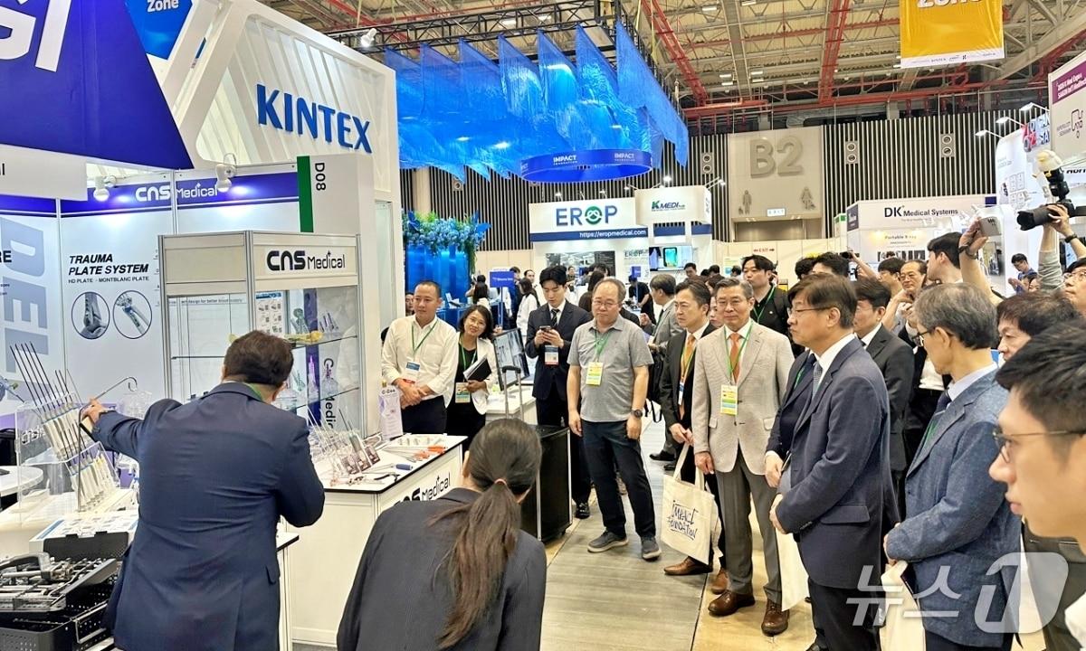 본문 이미지 - 4일 베트남 호치민 사이공 전시컨벤션센터에서 개막한 ‘K-Med Expo Vietnam 2026(이하 K-Med 엑스포)’ 행사장 모습. (킨텍스 제공, 재판매 및 DB금지)