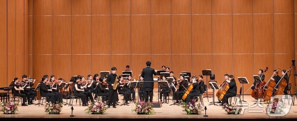 본문 이미지 - 지난 4일 열린 유나이티드 코리안 오케스트라의 '협주곡의 밤' 공연 모습 (독자 제공. 재판매 및 DB금지)