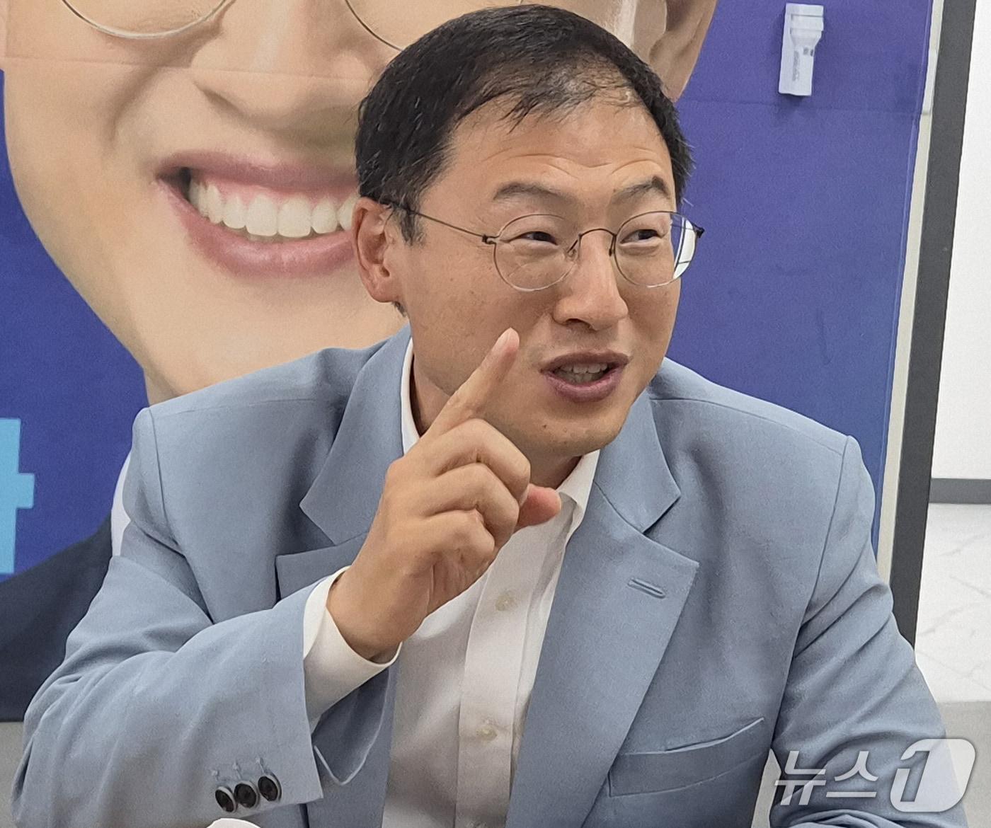 본문 이미지 - 김상욱 울산시장 당선인이 4일 울산 남구 당선인 캠프에서 울산시청 중앙기자단과 간담회를 하고 있다. 2026.6.5 /뉴스1