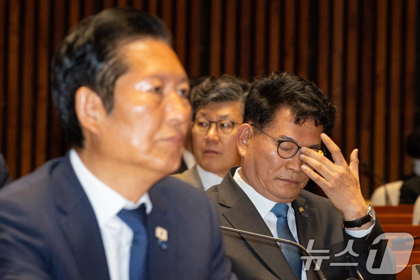 본문 이미지 - 더불어민주당 정청래 전 대표(왼쪽)와 송영길 전 대표. ⓒ 뉴스1 유승관 기자