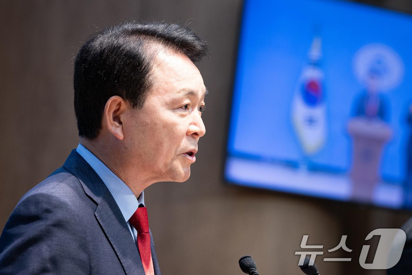 본문 이미지 - 성일종 국민의힘 의원이 5일 서울 여의도 국회 소통관에서 원내대표 출마 선언 기자회견을 하고 있다. 2026.6.5 ⓒ 뉴스1 유승관 기자