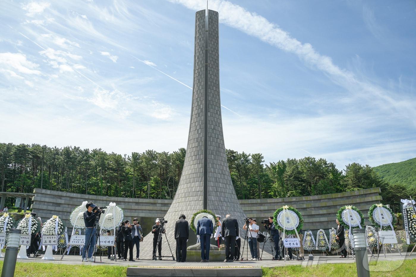 본문 이미지 - 6일 오전 국립제주호국원 현충광장에서 거행된 제71회 현충일 추념식.(제주도 제공. 재판매 및 DB 금지) ⓒ 뉴스1 