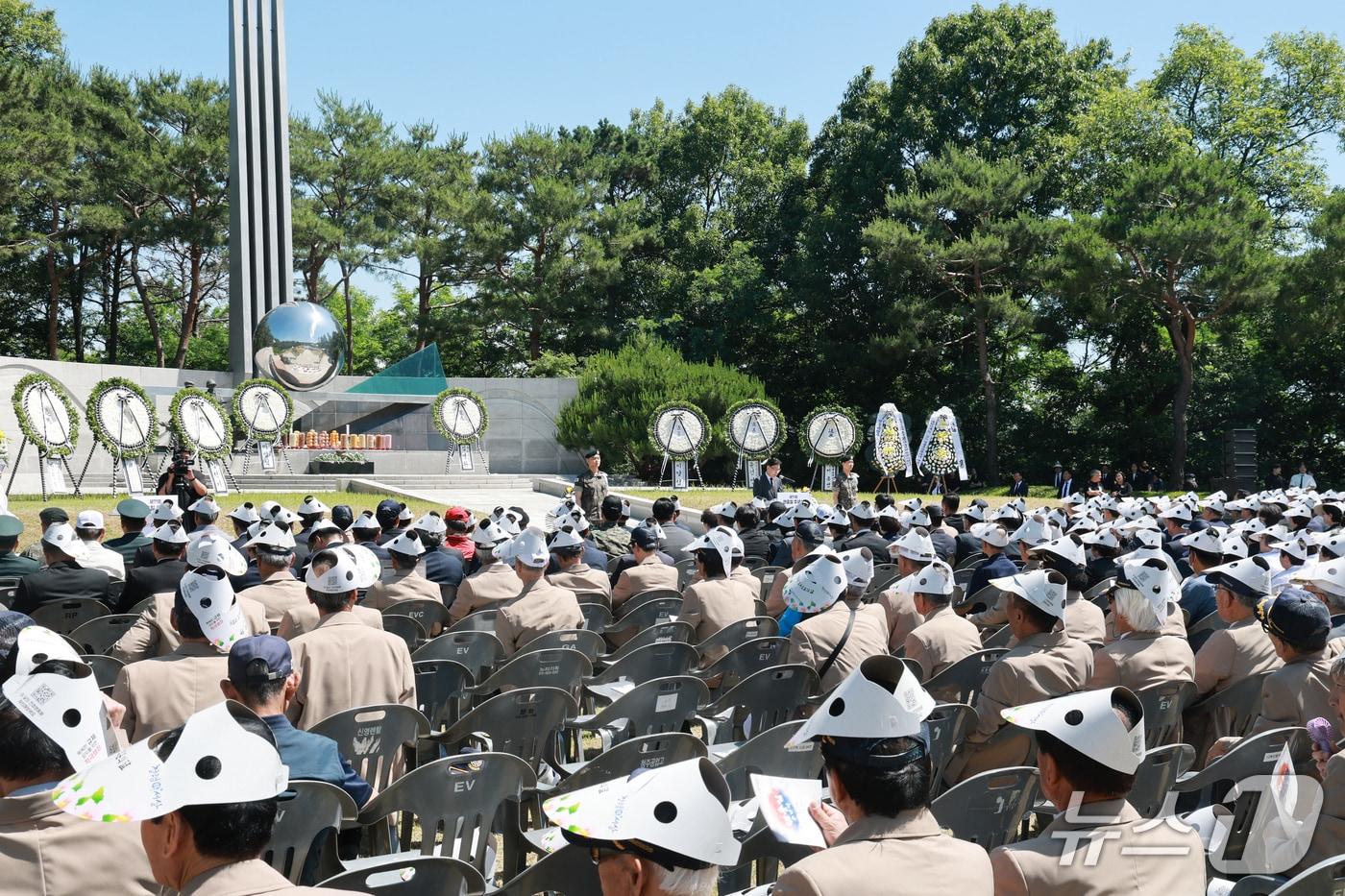 본문 이미지 - 충북도 71회 현충일 추념식(충북도 제공. 재판매 및 DB금지)/뉴스1