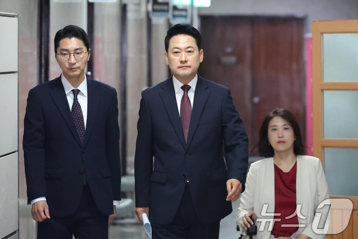 본문 이미지 - 장동혁 국민의힘 대표가 7일 서울 여의도 국회에서 열린 재선거 요구 기자회견에 참석하고 있다. 2026.6.7 ⓒ 뉴스1 신웅수 기자